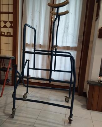 Deambulatore ascellare