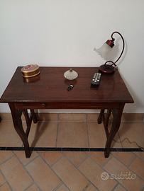 Tavolino in legno, restaurato