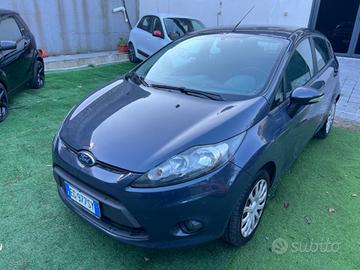 Ford Fiesta 1.2 82 CV 5 porte Titanium full 2011 1