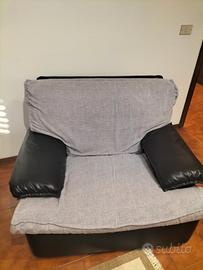 2 poltrone in pelle nera