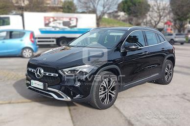 MERCEDES GLA 180 Automatic Progressive Advanced Pl