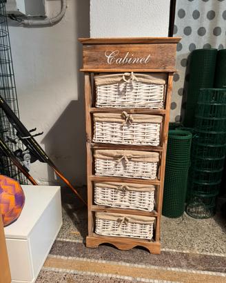 Mobile in legno con cassetti in vimini
