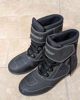 STIVALETTI DA TURISMO