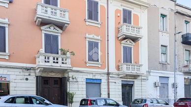 NEGOZIO A MESSINA
