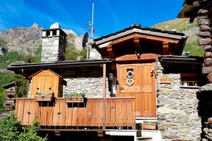 Bilocale indipendente in antico rascard valdostano