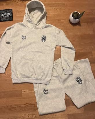 Tuta streetwear grigia