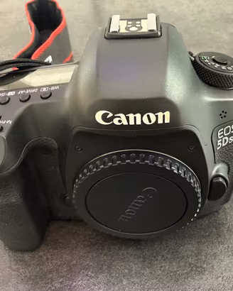 Canon EOS 5DSR 50.6 MP/solo 10.000 scatti/perfetta