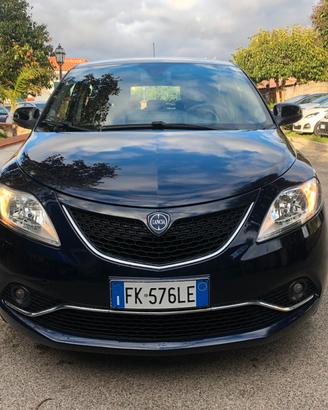 Lancia Ypsilon 1.2 69 CV 5 porte Gold