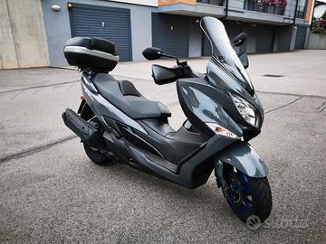 Suzuki Burgman 400 ABS traction control come nuovo