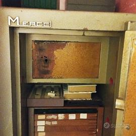 Cassaforte professionale con cassetti