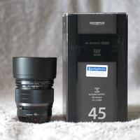 Olympus M.Zuiko 45 PRO 1.2