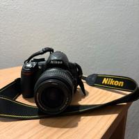 Nikon D3100 con 2 obiettivi (18-55mm + 70-300mm)