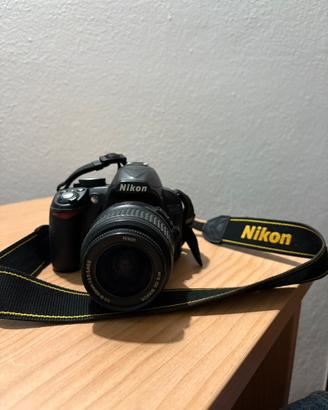 Nikon D3100 con 2 obiettivi (18-55mm + 70-300mm)