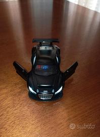 Modello auto Audi R8 LMS scala 1:32