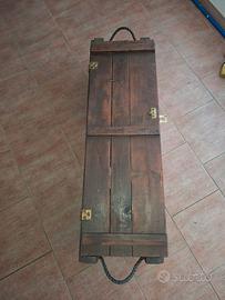 Cassa in legno vintage con maniglie in corda