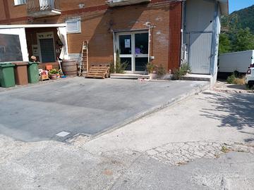 Locale commerciale più terreno commerciale