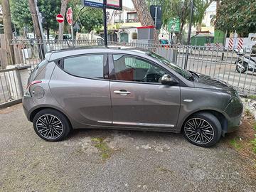 LANCIA YPSILON GOLD 1.0 70CV HYBRID ECOCHIC