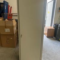 Armadio in metallo portascope