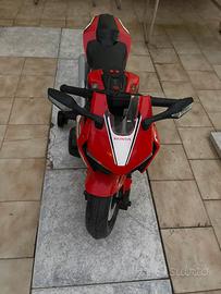Moto elettrica per bambini Honda CBR 1000 12V