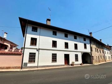 LUMONOSA CASA DAGLI AMPI SPAZI E GIARDINO