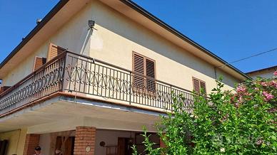 Villa a Bibbiena, viale Giuseppe Mazzini, 5 locali