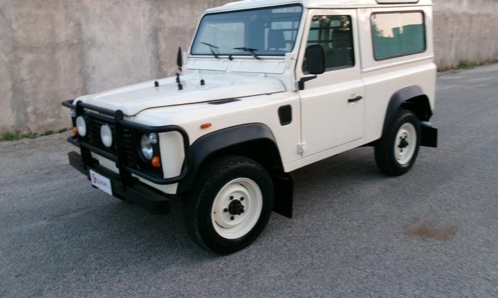 Land Rover Defender 90 2.5 TDI TURBO