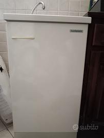 Mobile lavandino lavabo con rubinetto
