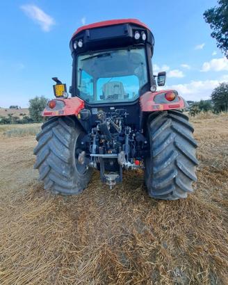 Trattore agricolo