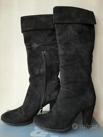 stivali neri vera pelle scamosciata Progetto