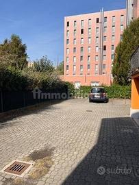 Posto auto e cantina