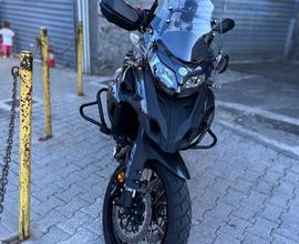 Moto Benelli TRK502X