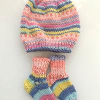 Berretto e calzini in misto lana per neonato