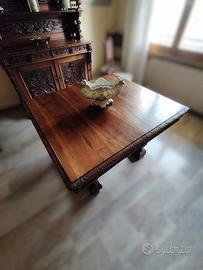 tavolo e sedie in noce - stile rinascimento