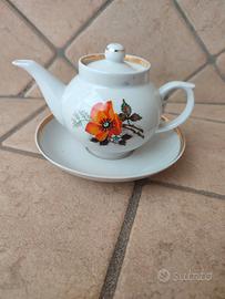 Teiera vintage in porcellana russa Dulevo