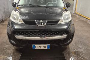 Pegeout 107 modello 1.0 plaisir