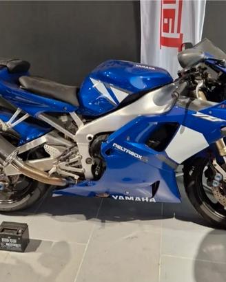 yamaha R1
