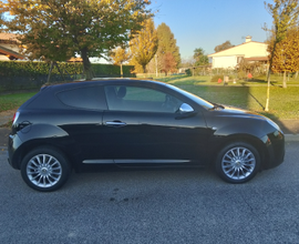 Alfa romeo mito 1.3 mtj 2012 neopatentati