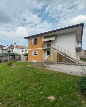 Villa di 289 m² con più di 5 locali e box auto a S