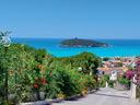 quadrilocale-con-giardino-e-vista-mare