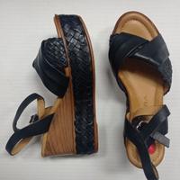 Sandali con zeppa Le Poeme color nero