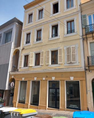 Sassari Piazza Azuni Negozio