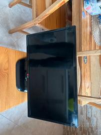 TV LG 24” nera – perfettamente funzionante