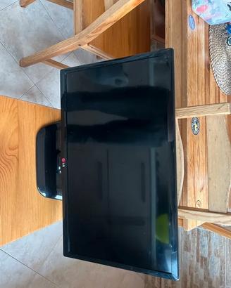 TV LG 24” nera – perfettamente funzionante
