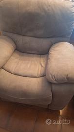 NR.2 POLTRONE: una fissa e una reclinabile