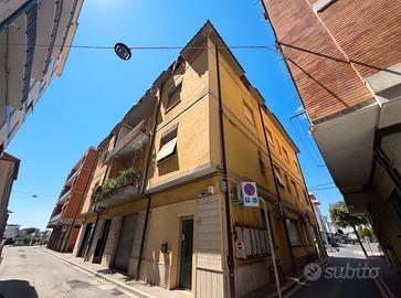 O ccasione centro: ampio e divisibile per due