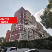 Comodo quadrivani con cantina e due posti auto.