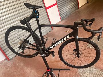 Bici da strada in carbonio Trek emomda sl7