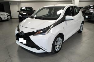 Toyota Aygo 5 Porte Aygo 5p 1.0 x-play my15 KM 740