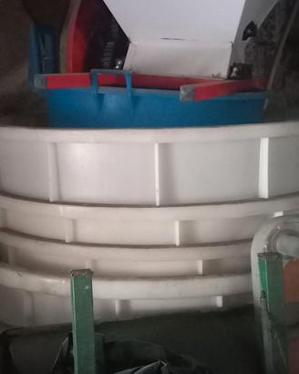 Vasche in plastica per liquidi alimentari