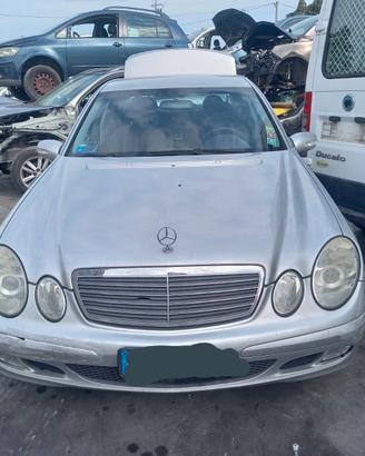 Ricambi Mercedes e200 anno 2004